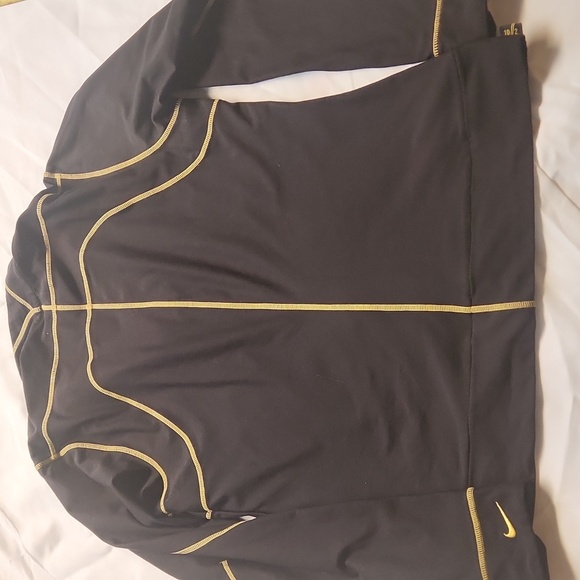 Nike Black and Yellow Ski Jacket with Dynamic Design - Picture 6 of 6